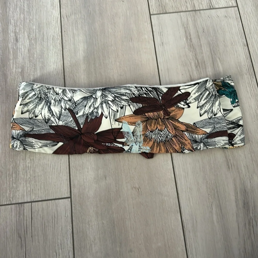 Ris-K Dippin' Daisy's Swell Lotus bikini top size S swim swimsuit